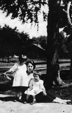 Vivan, Gail and Rosa - ca 1920